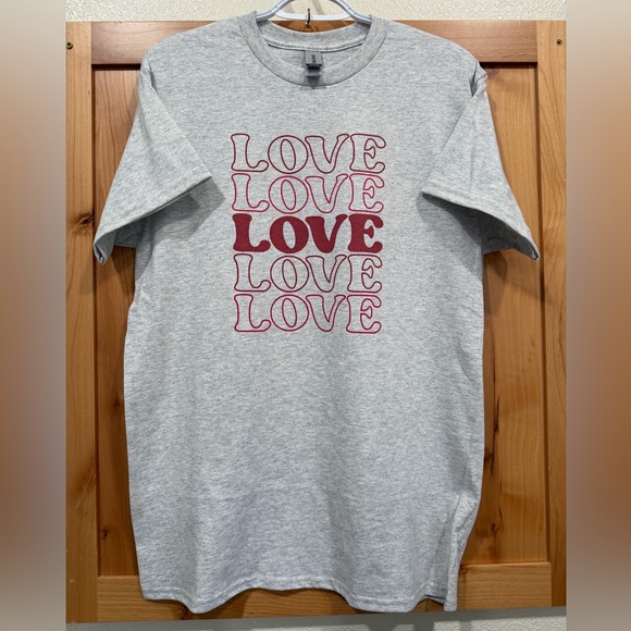 Valentine’s Grey LOVE t-shirt, size Medium (NEW) - Picture 2 of 7